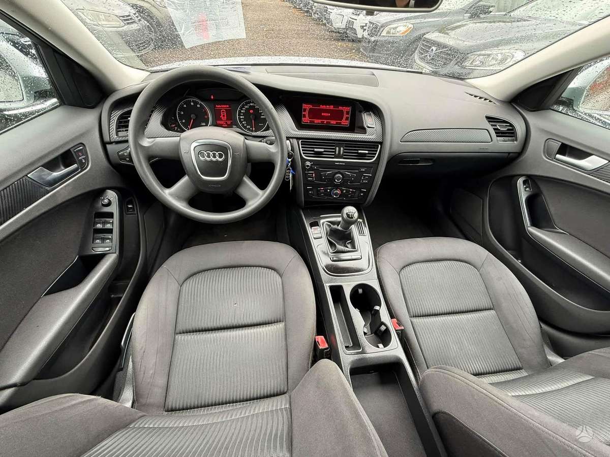 Audi A4, 1.8 l., Седан
