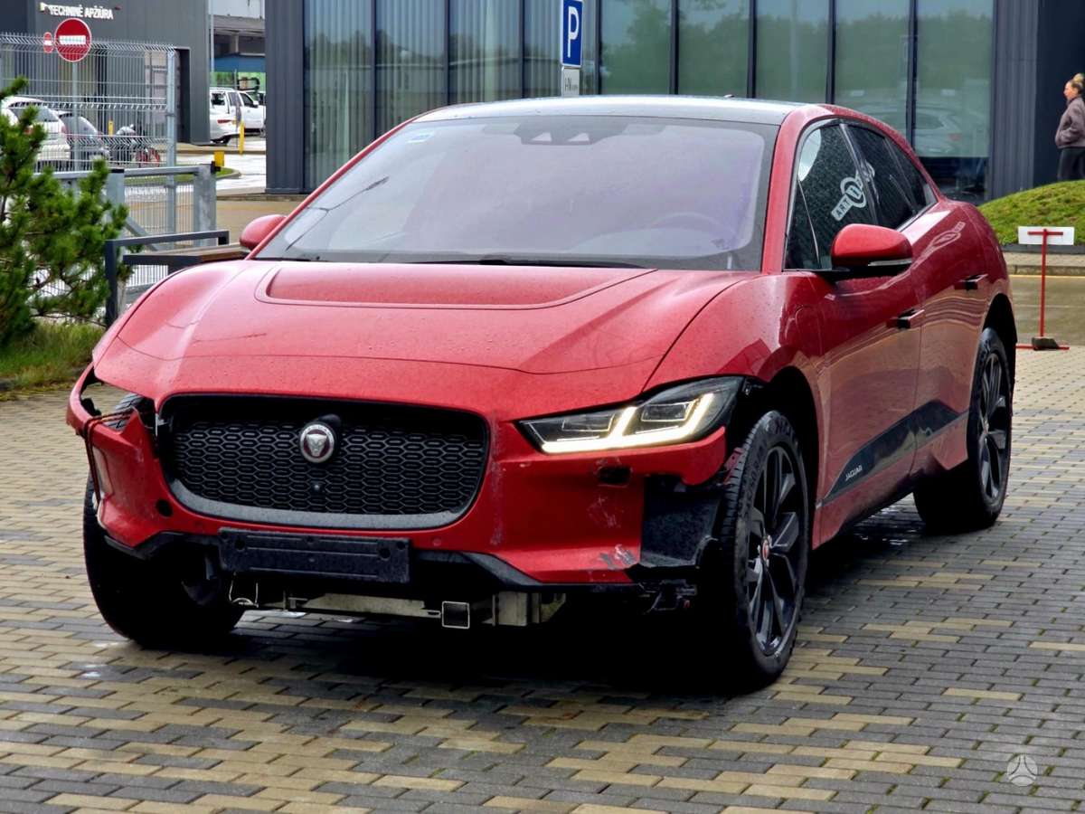 Jaguar I-Pace, off-road / crossover