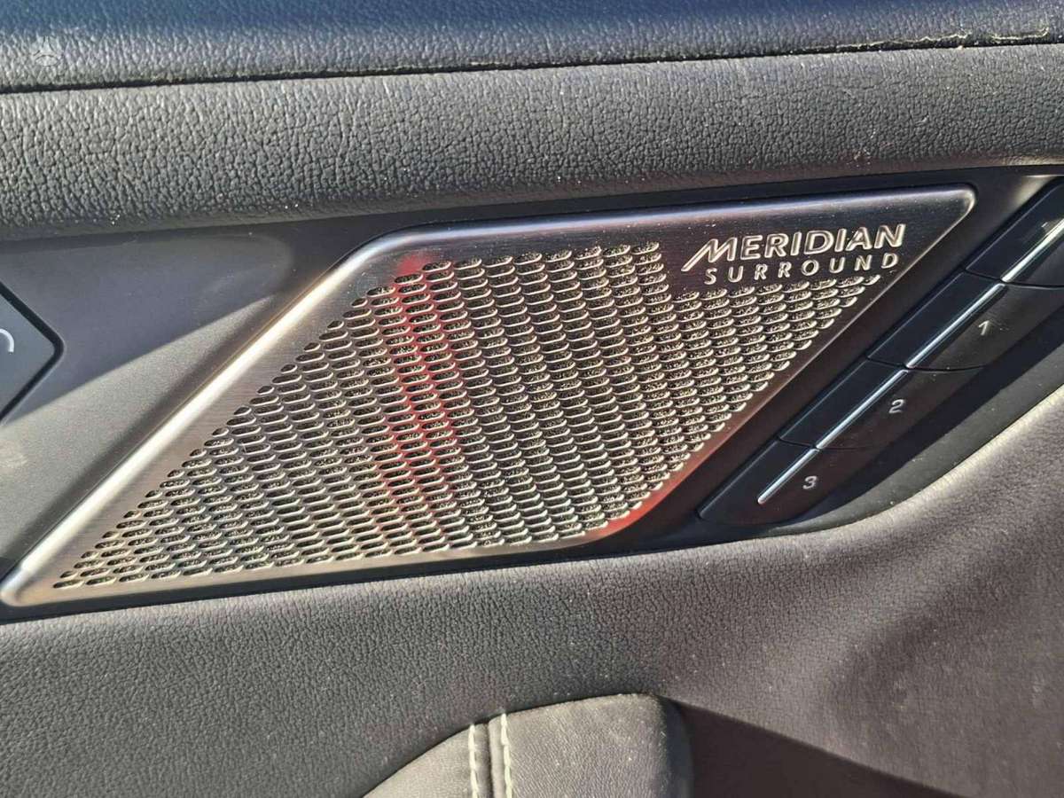 Jaguar I-Pace, off-road / crossover