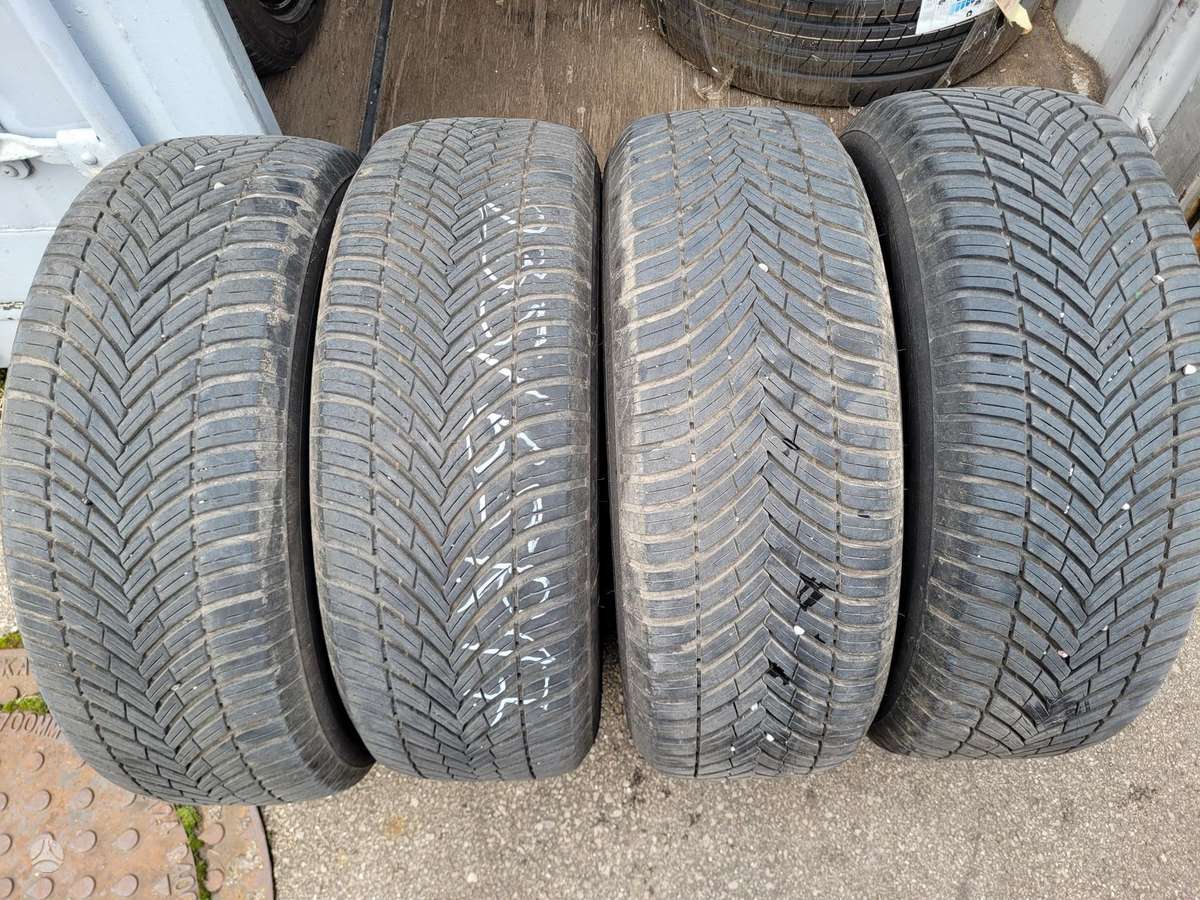 Toyo Celsius AS2, всесезонные 235/65 R17