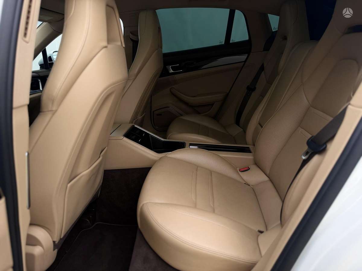 Porsche Panamera, 3.0 l., Хэтчбек