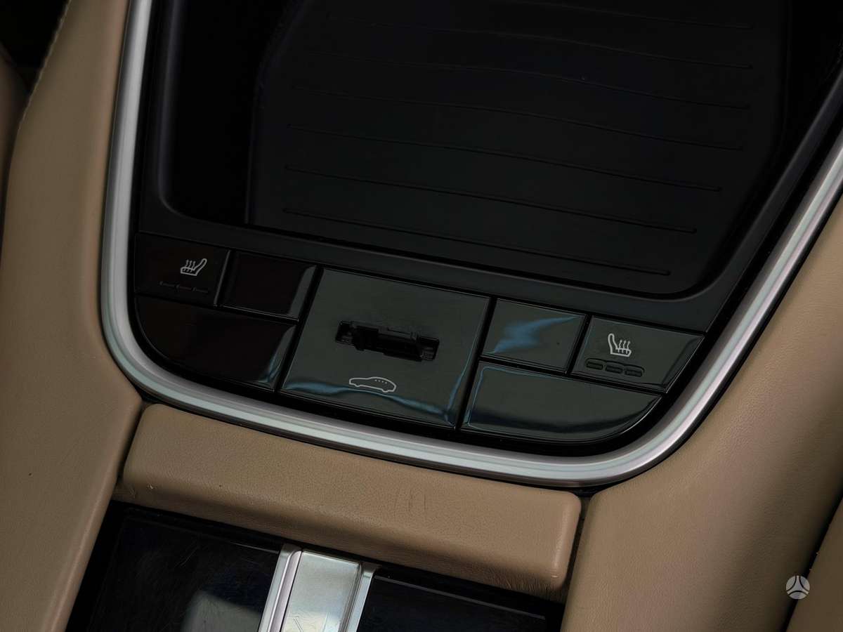 Porsche Panamera, 3.0 l., Хэтчбек