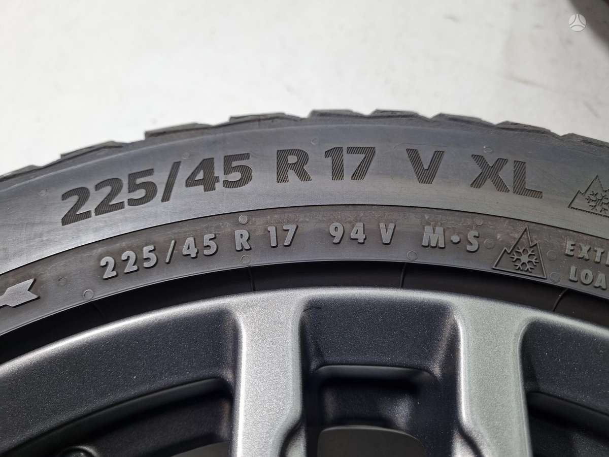 Continental 2021m, всесезонные 225/45 R17