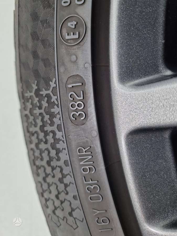 Continental 2021m, всесезонные 225/45 R17