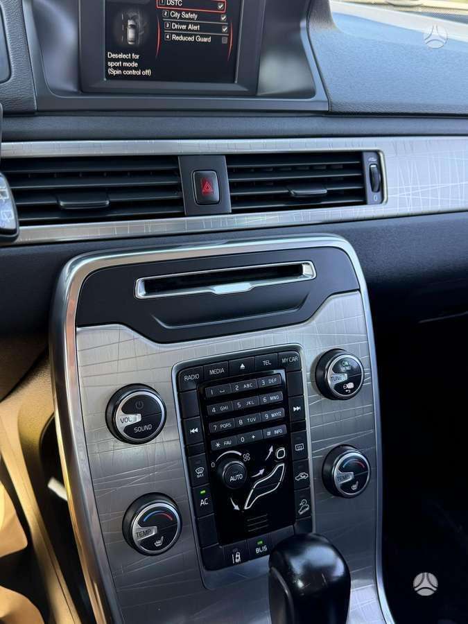 Volvo XC70, 2.4 l., wagon