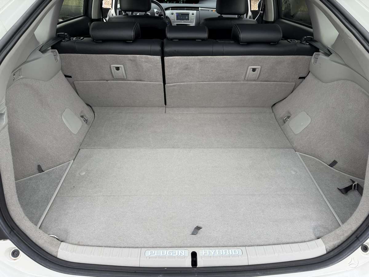 Toyota Prius, 1.8 l., hatchback