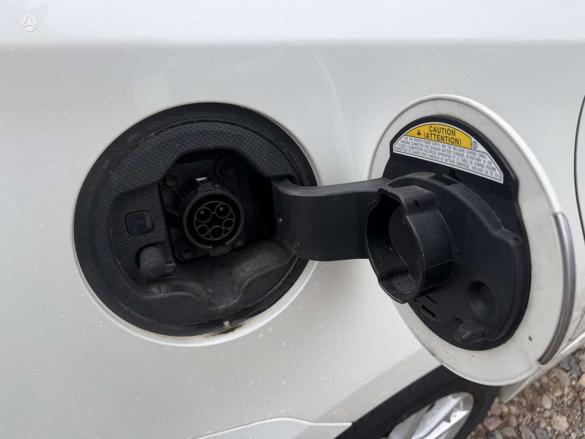 Toyota Prius, 1.8 l., hatchback