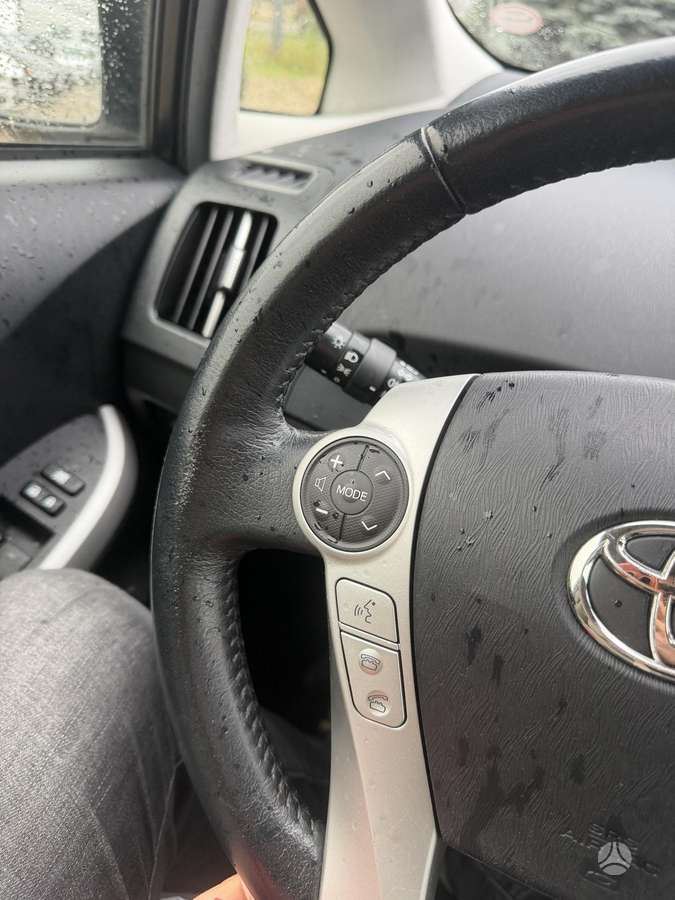 Toyota Prius, 1.8 l., hatchback