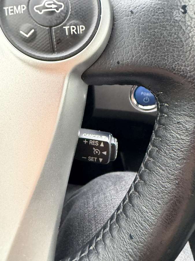 Toyota Prius, 1.8 l., hatchback