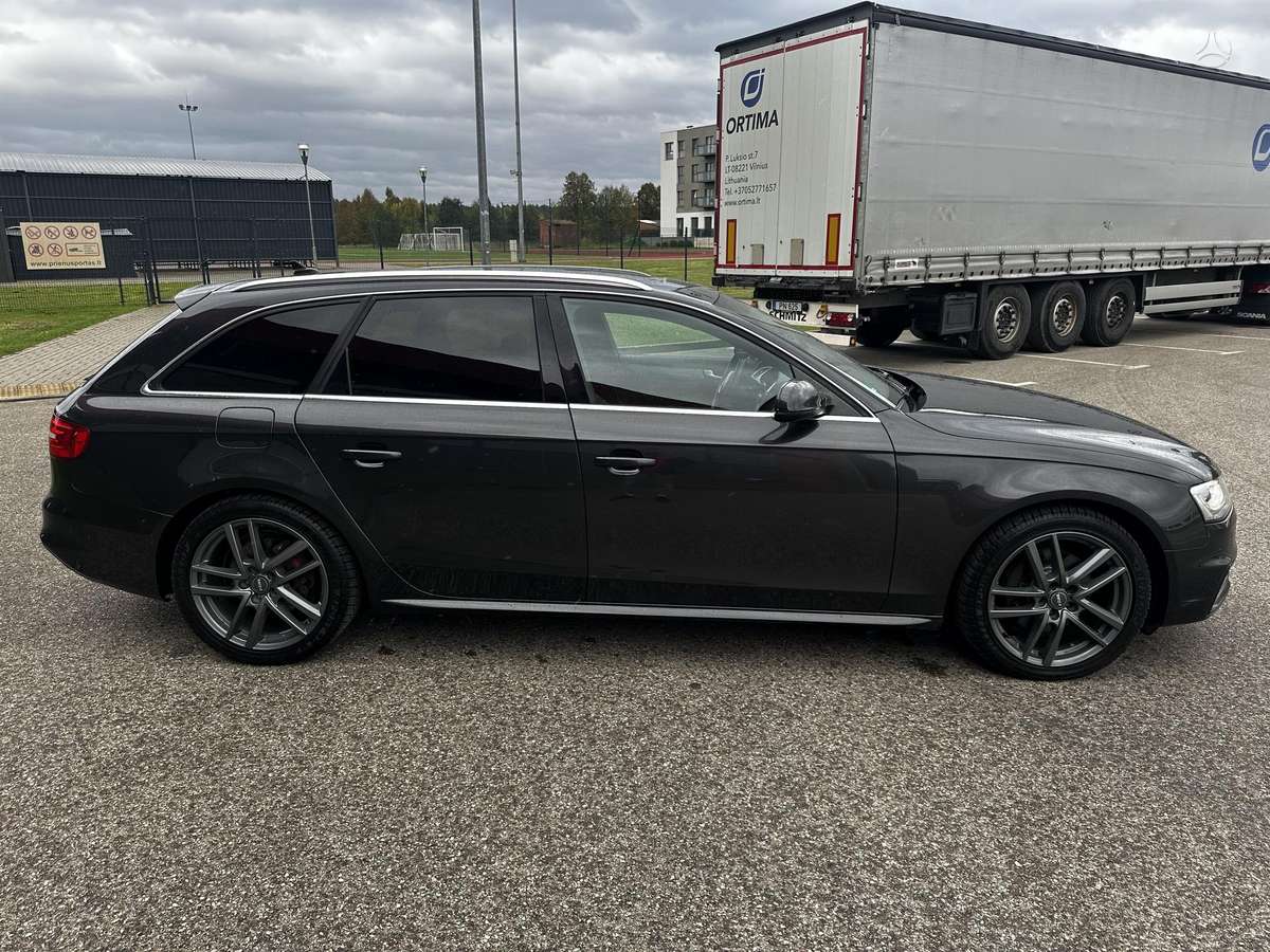Audi A4, 3.0 l., universalas