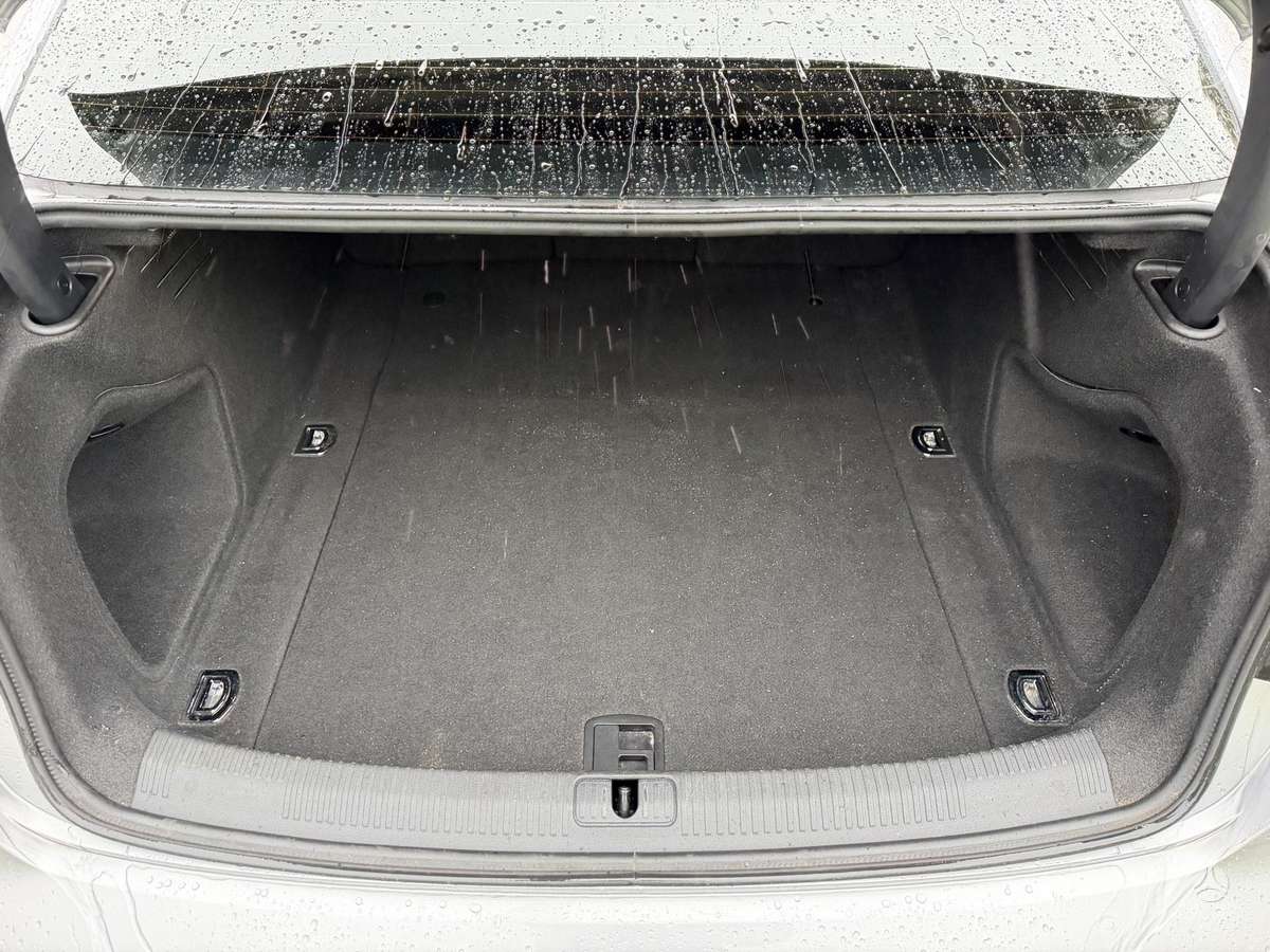 Audi A4, 2.0 l., saloon / sedan