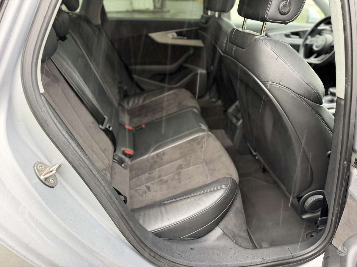 Audi A4, 2.0 l., Седан