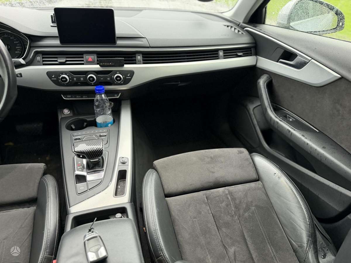 Audi A4, 2.0 l., saloon / sedan