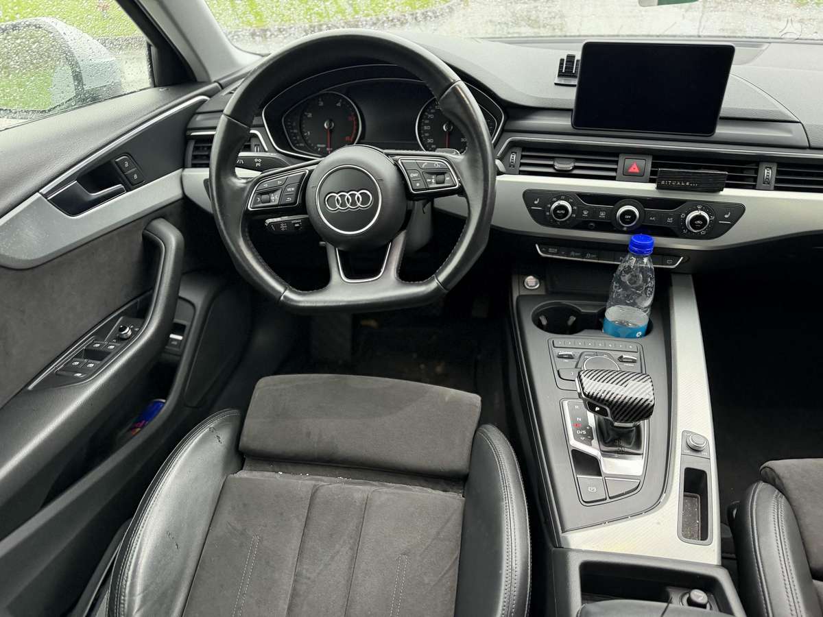 Audi A4, 2.0 l., Седан