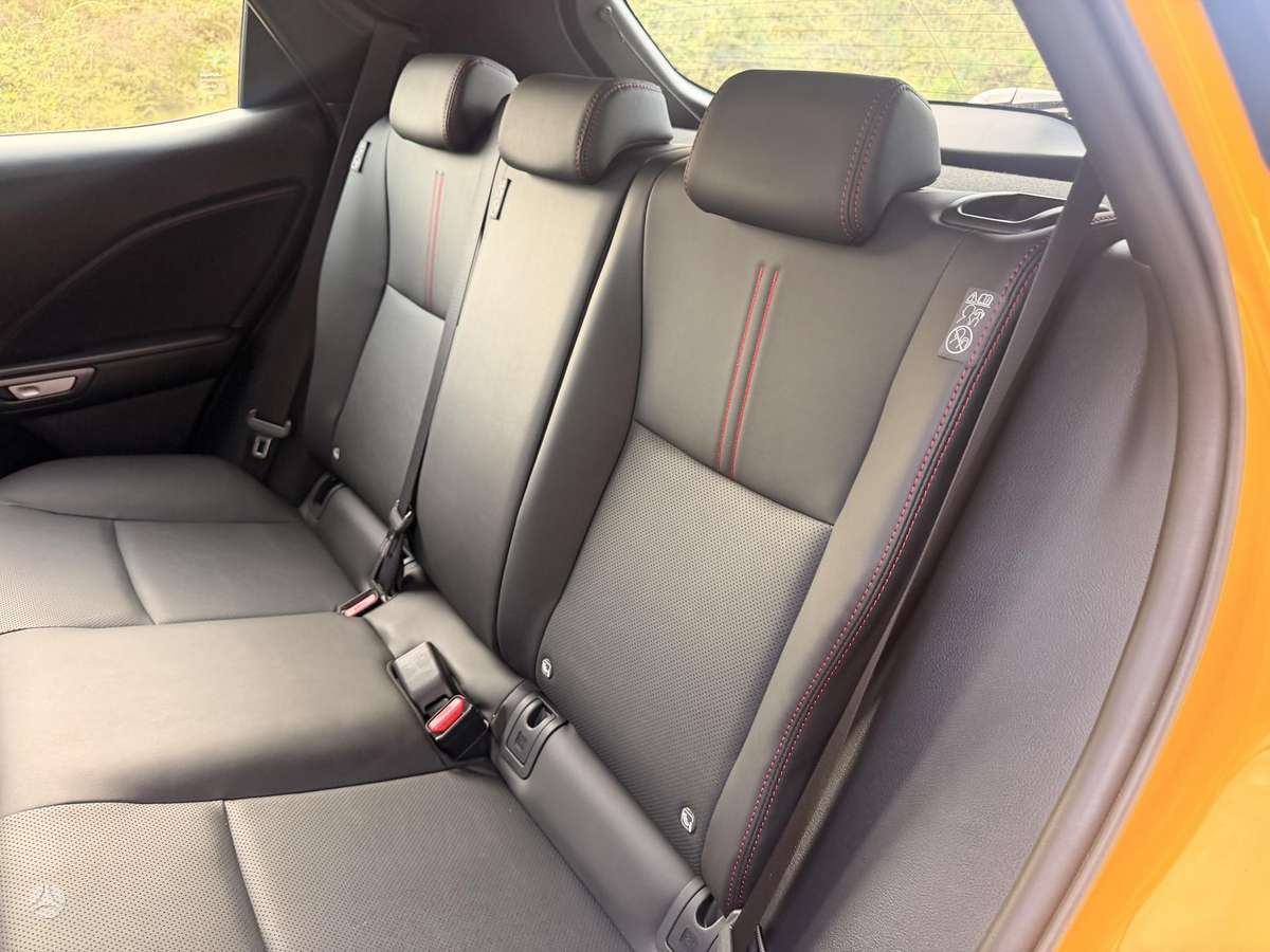 Lexus LBX, off-road / crossover