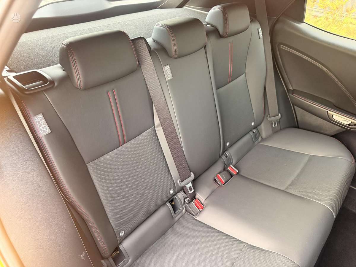 Lexus LBX, off-road / crossover