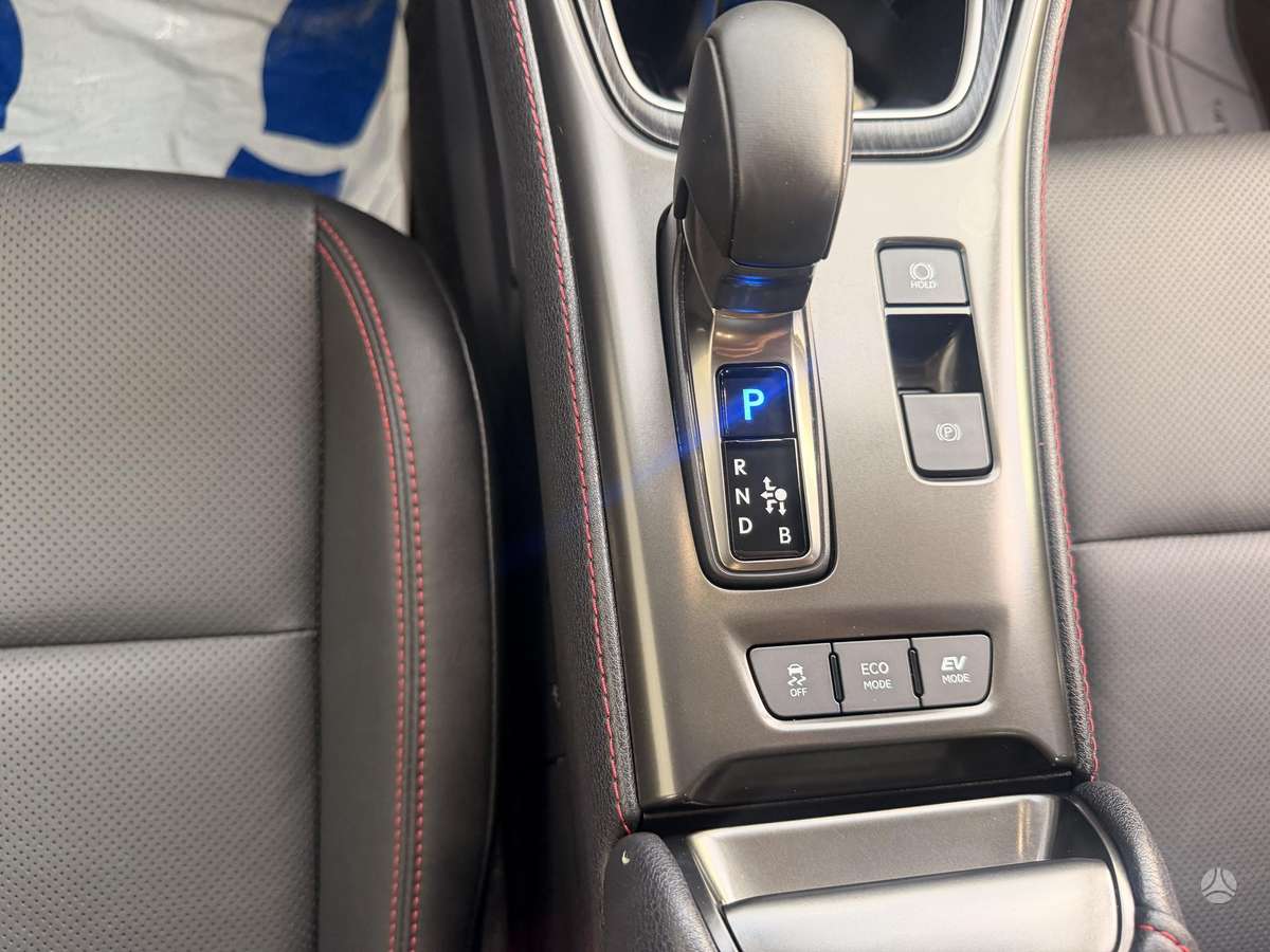 Lexus LBX, off-road / crossover