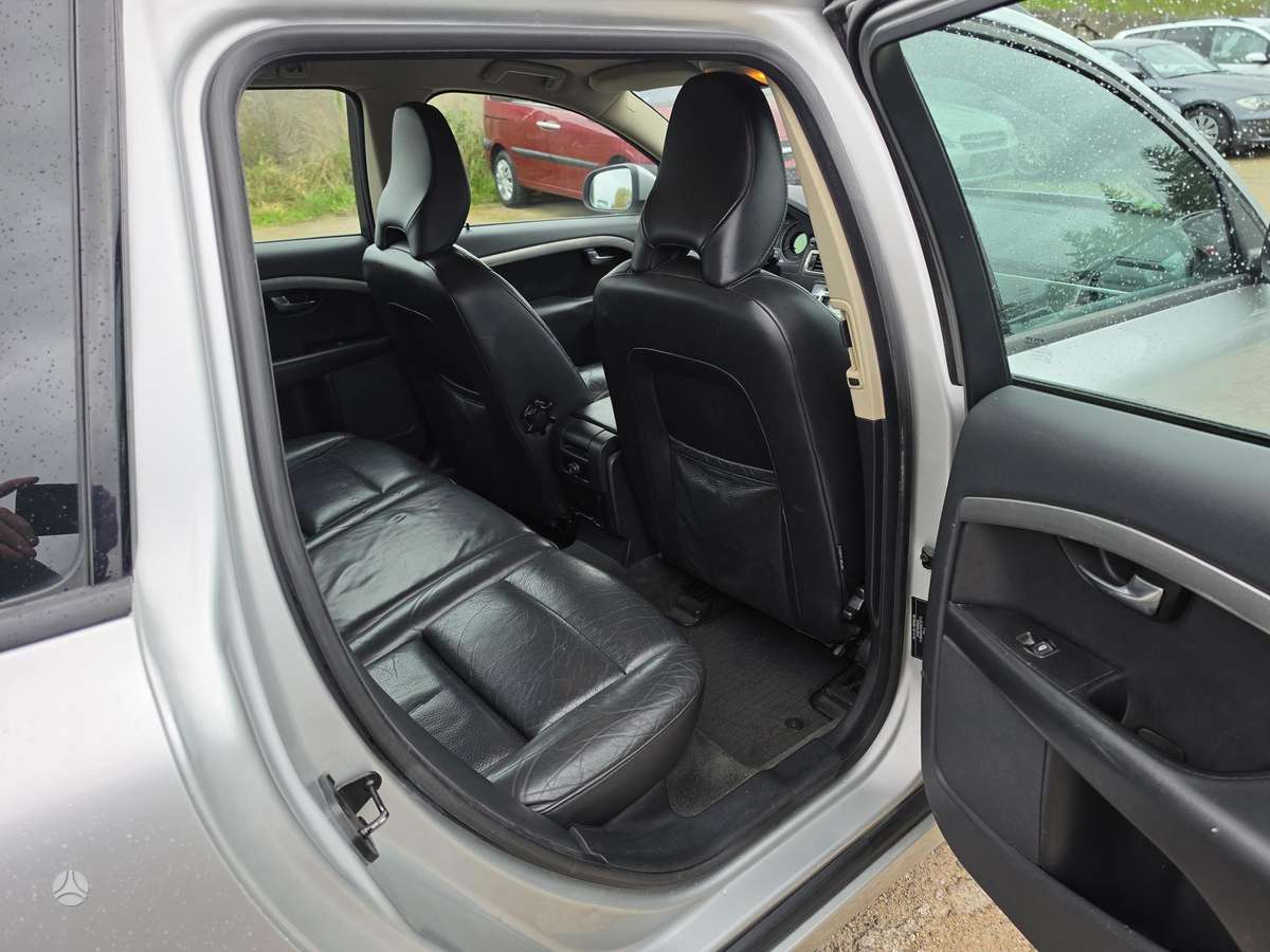 Volvo V70, 2.4 l., wagon