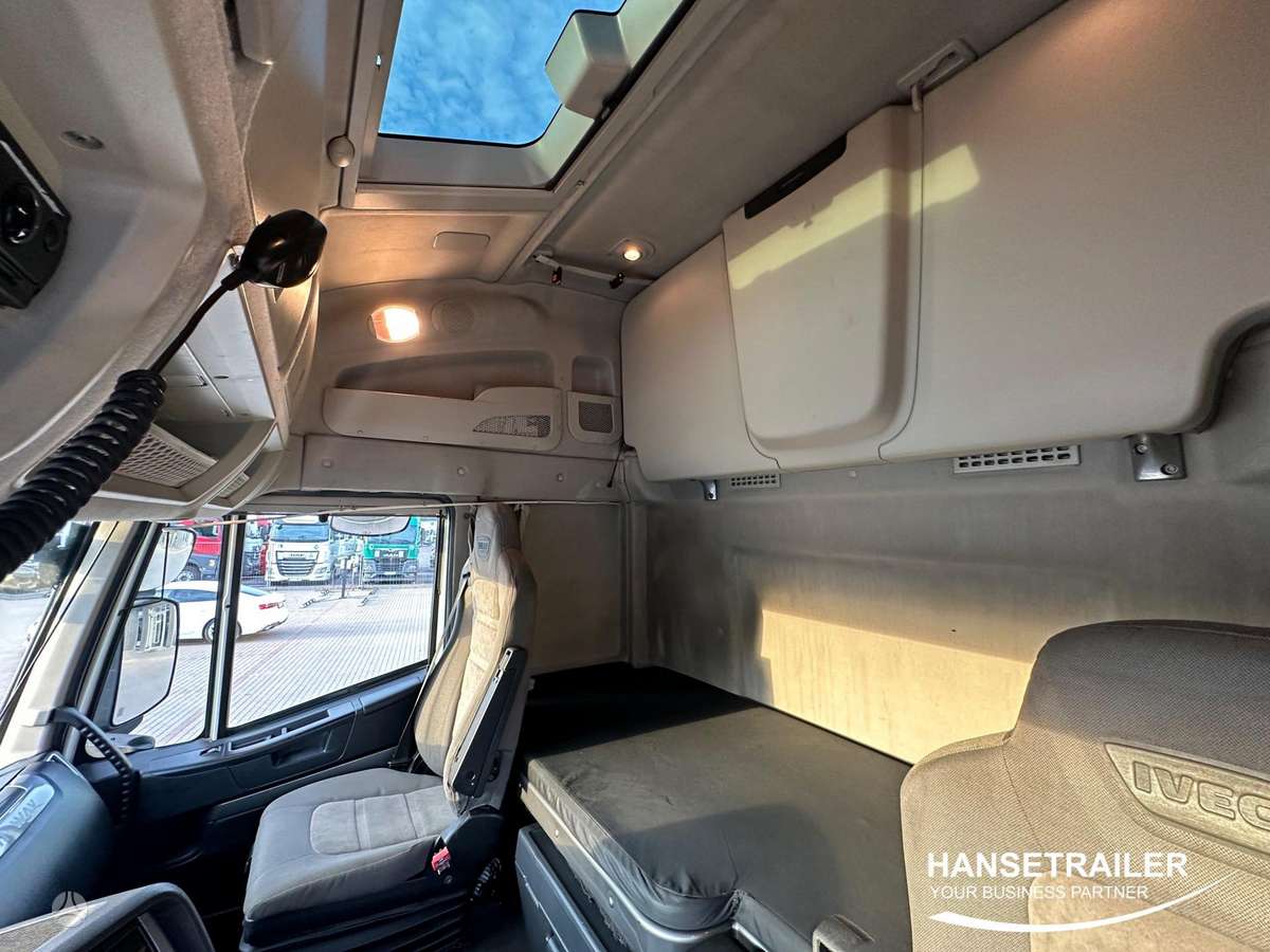 Iveco AS440T, double sleeper