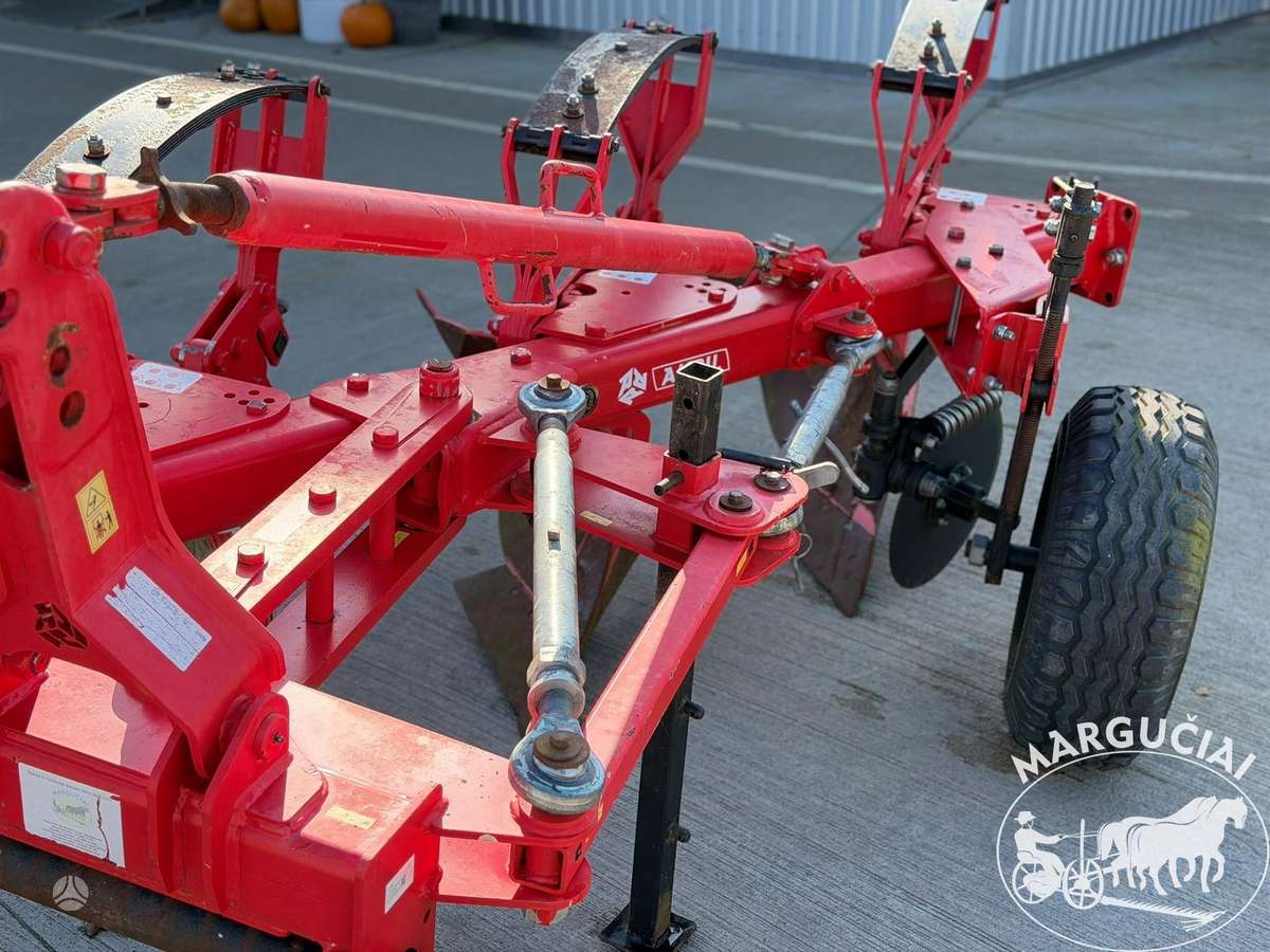 Akpil KMJ-R, 3 korpusų, ploughs