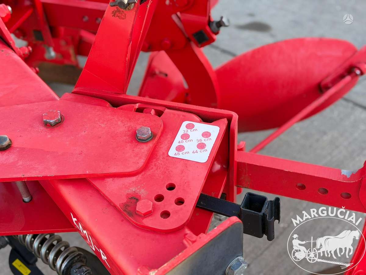 Akpil KMJ-R, 3 korpusų, ploughs