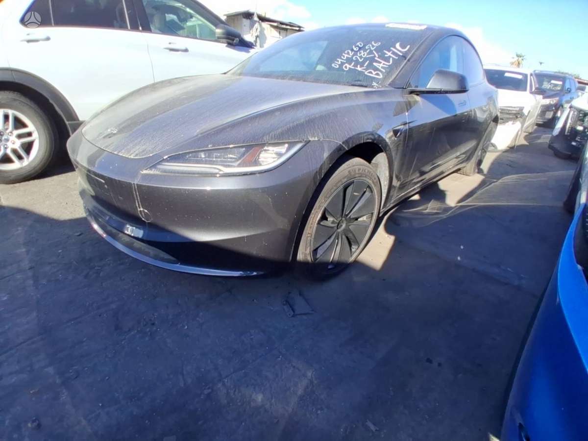 Tesla Model 3, hatchback