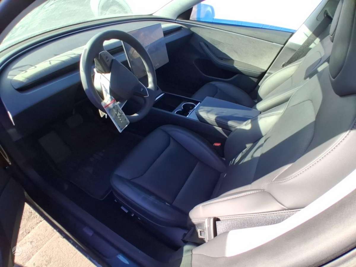 Tesla Model 3, hatchback
