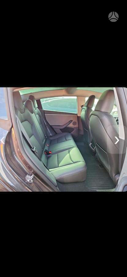 Tesla Model 3, hatchback