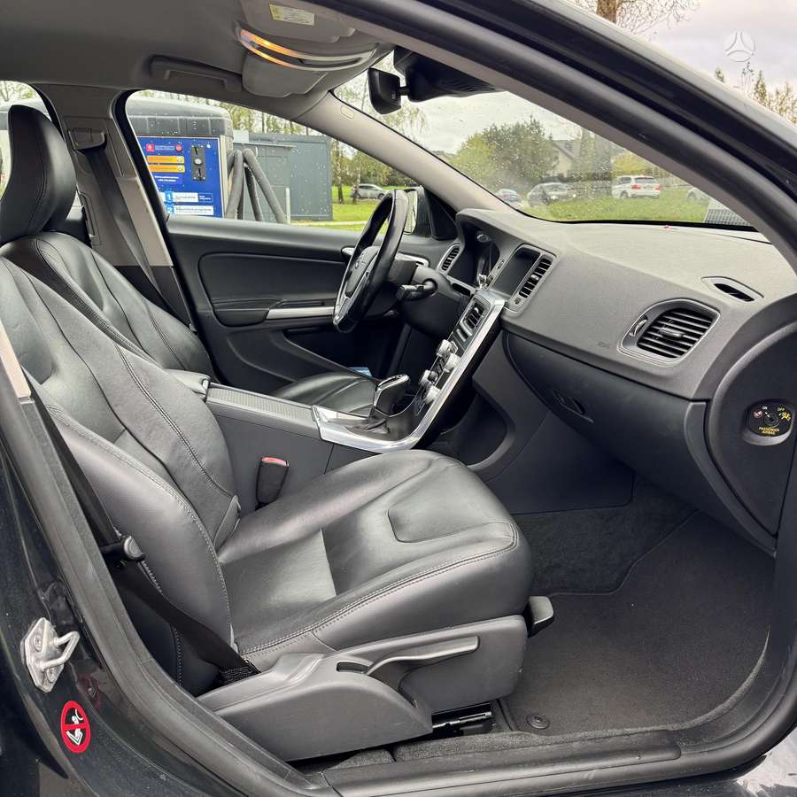 Volvo S60, 2.0 l., Седан