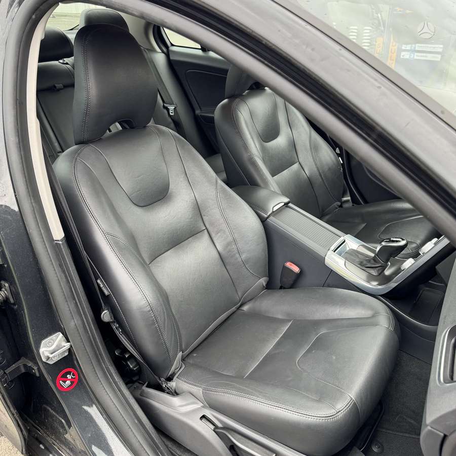 Volvo S60, 2.0 l., Седан