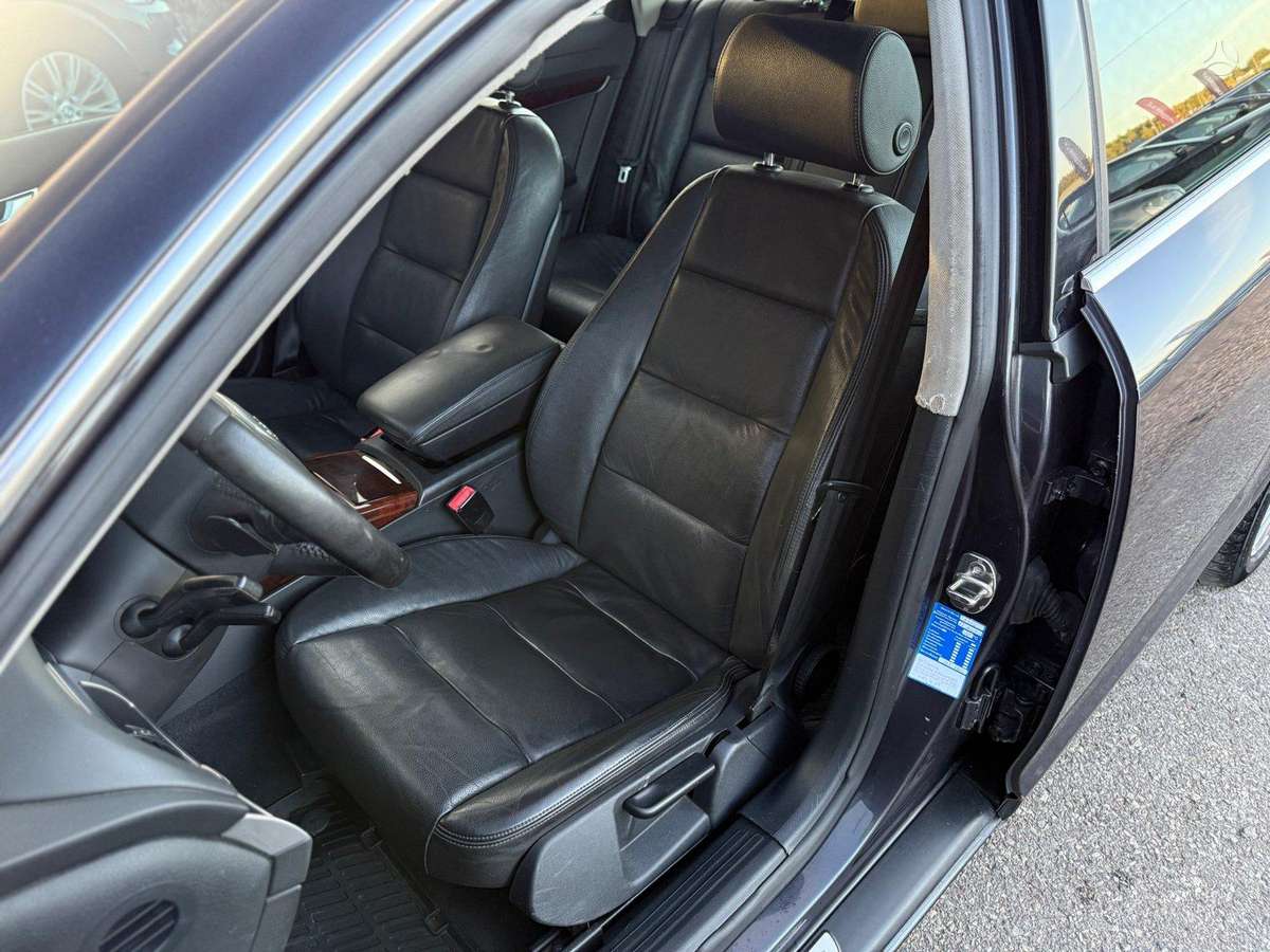 Audi A6, 3.0 l., universalas