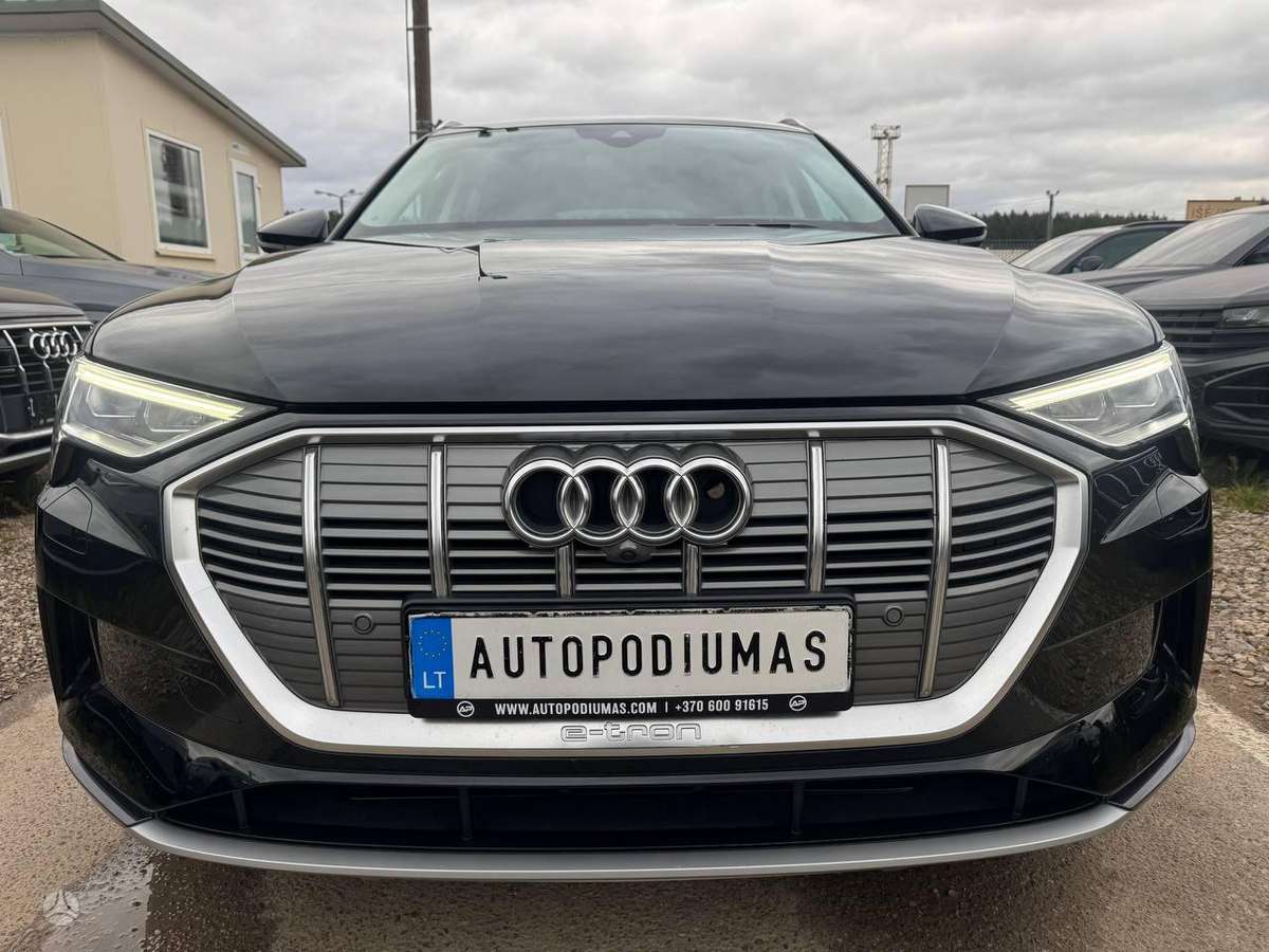 Audi e-tron Sportback, off-road / crossover