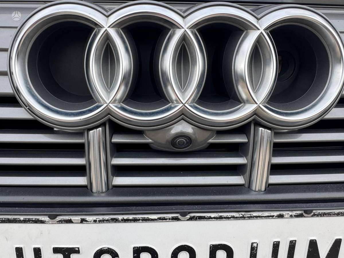 Audi e-tron Sportback, off-road / crossover