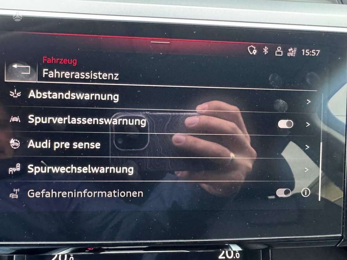 Audi e-tron Sportback, off-road / crossover