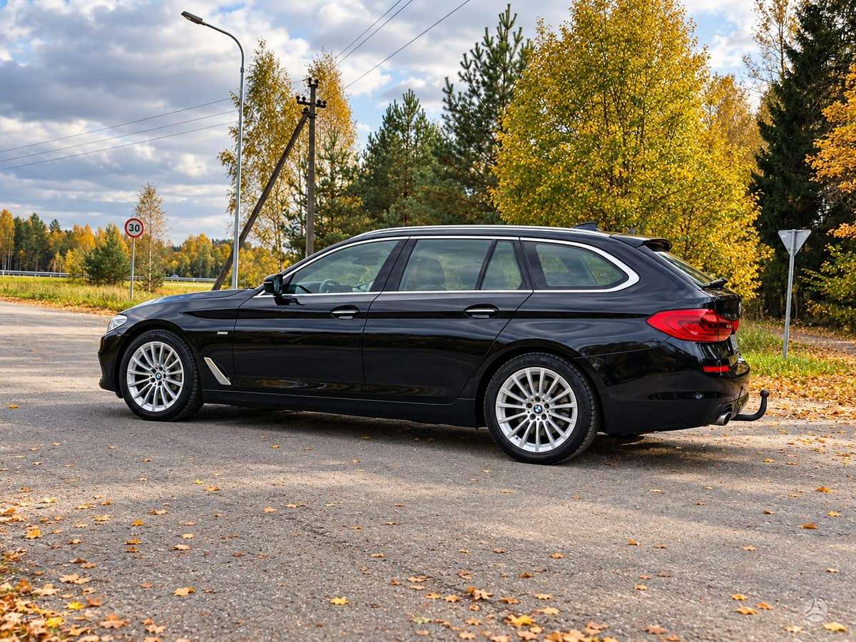 BMW 530, universalas