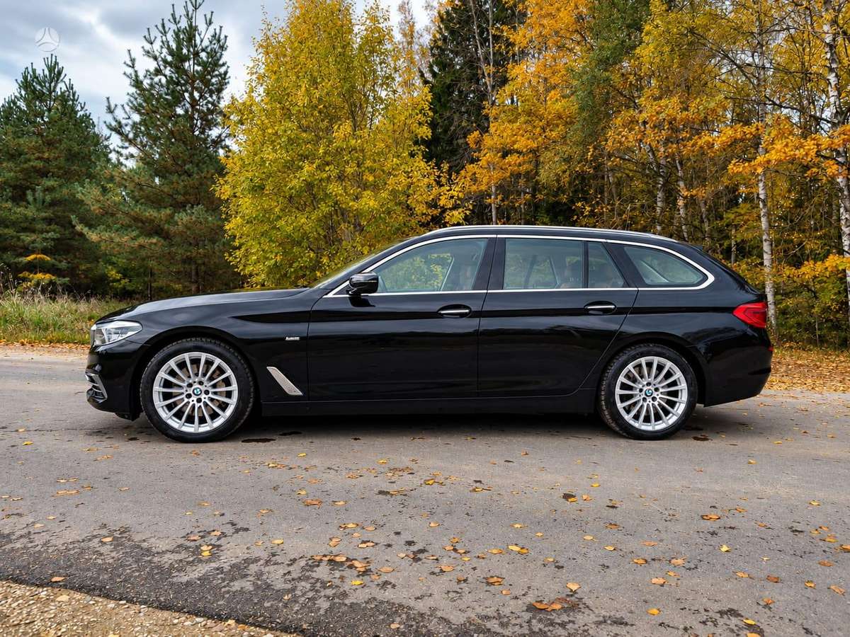 BMW 530, universalas