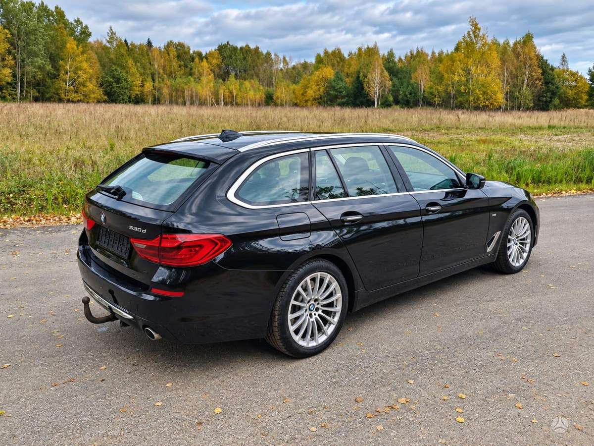 BMW 530, universalas