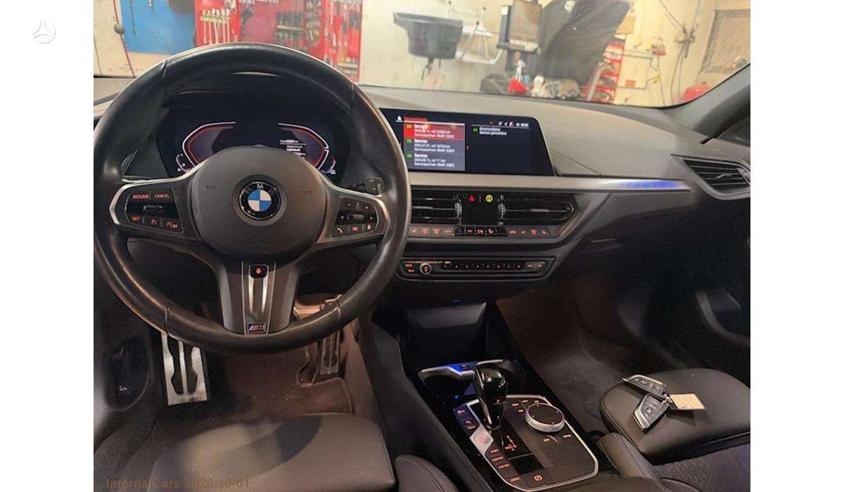 BMW 118, 1.5 l., Хэтчбек