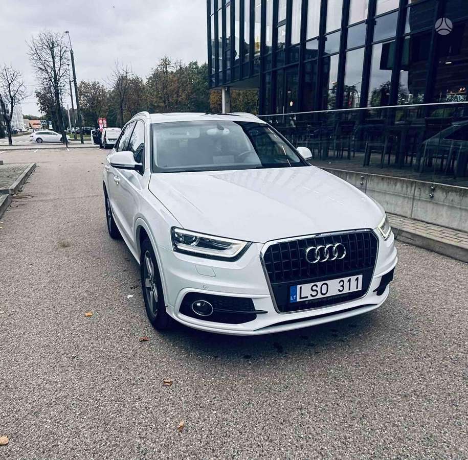 Audi Q3, 2.0 l., off-road / crossover