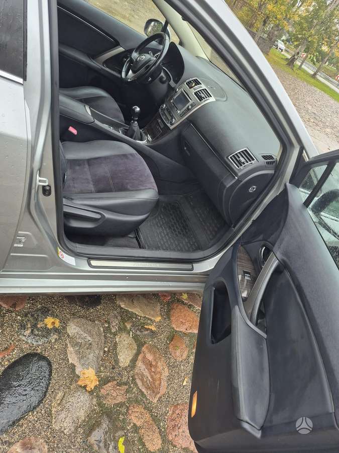 Toyota Avensis, 2.0 l., Универсал