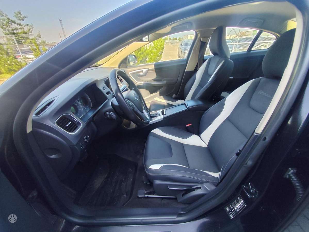 Volvo S60, 1.6 l., Седан
