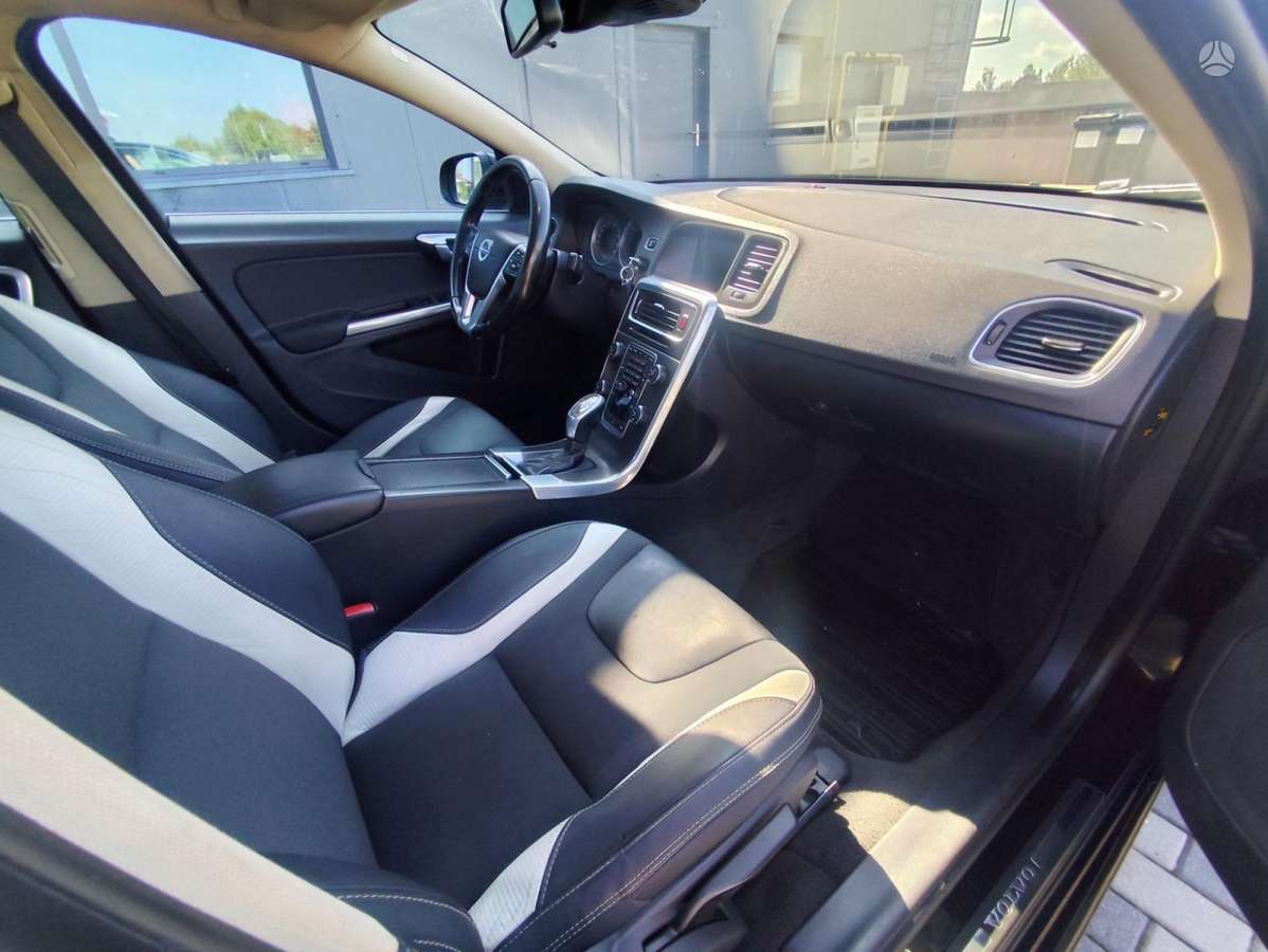 Volvo S60, 1.6 l., Седан