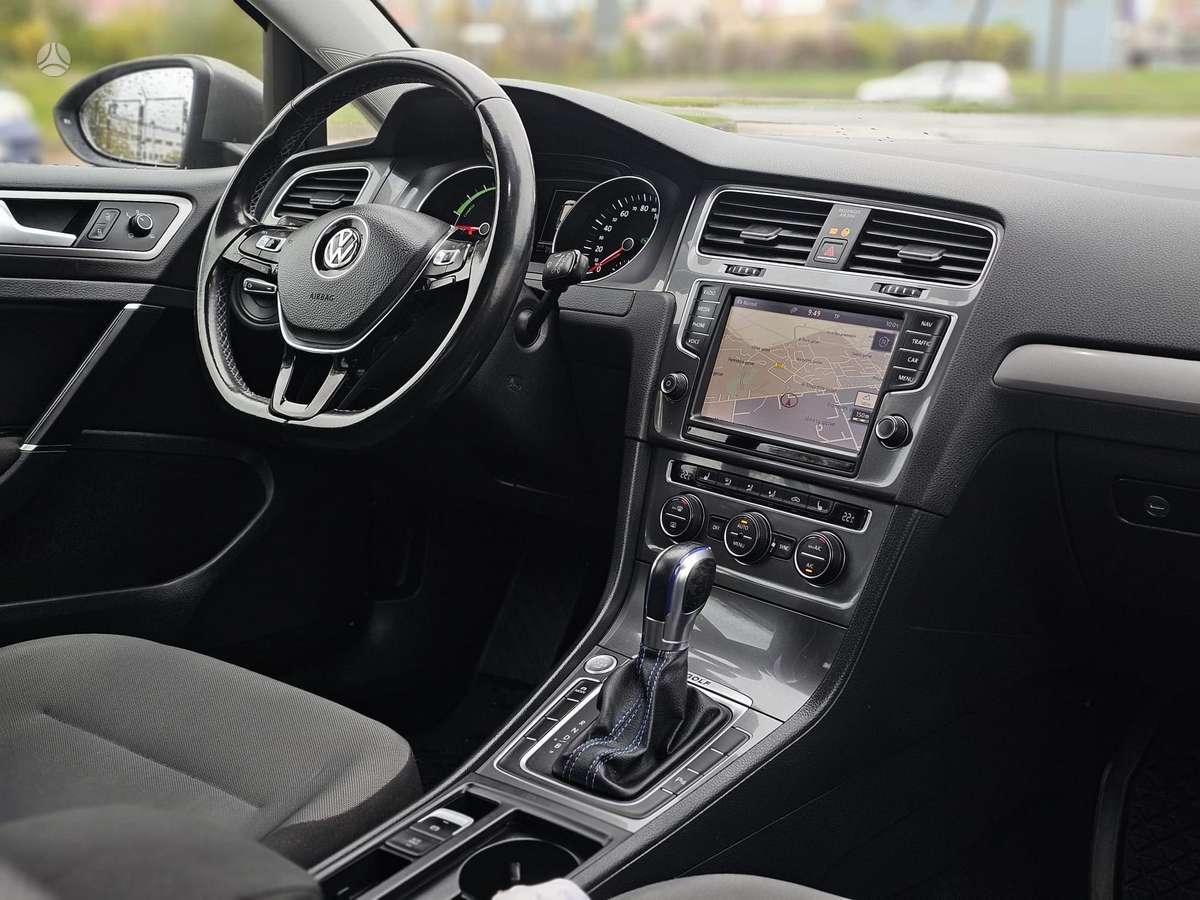 Volkswagen Golf, 24 kWh, hatchback