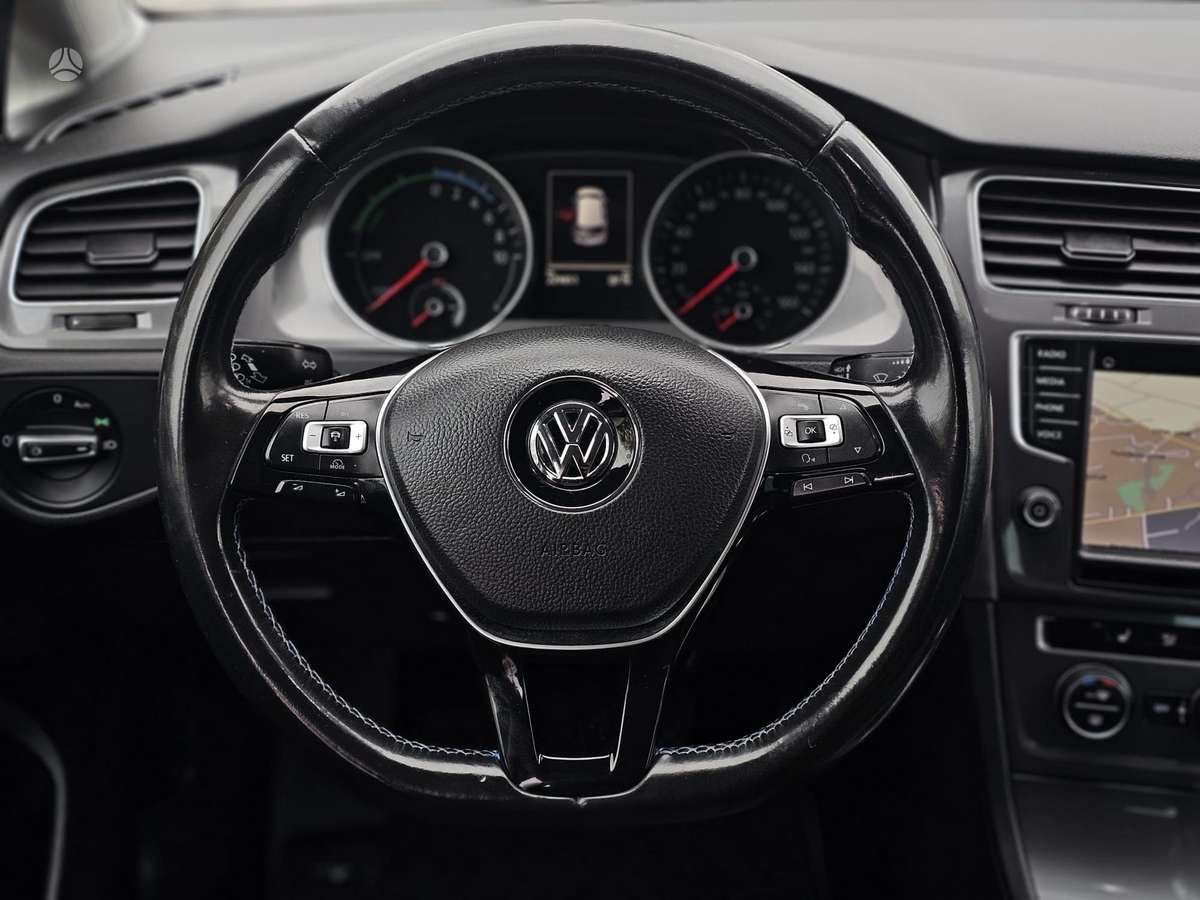 Volkswagen Golf, 24 kWh, hatchback