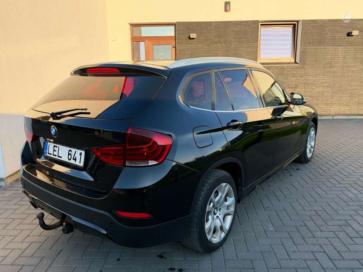 BMW X1, 2.0 l., Внедорожник / Кроссовер