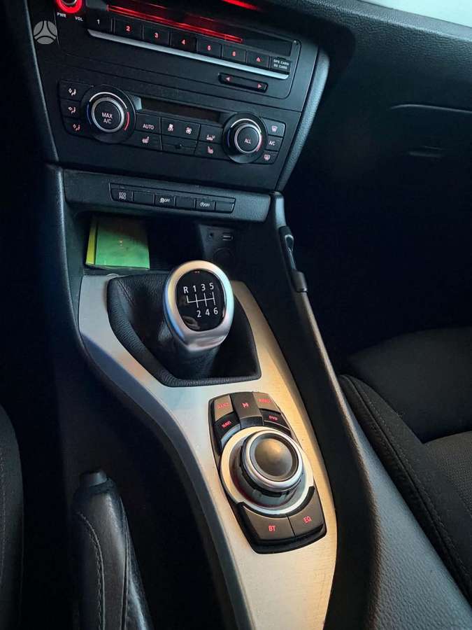 BMW X1, 2.0 l., Внедорожник / Кроссовер