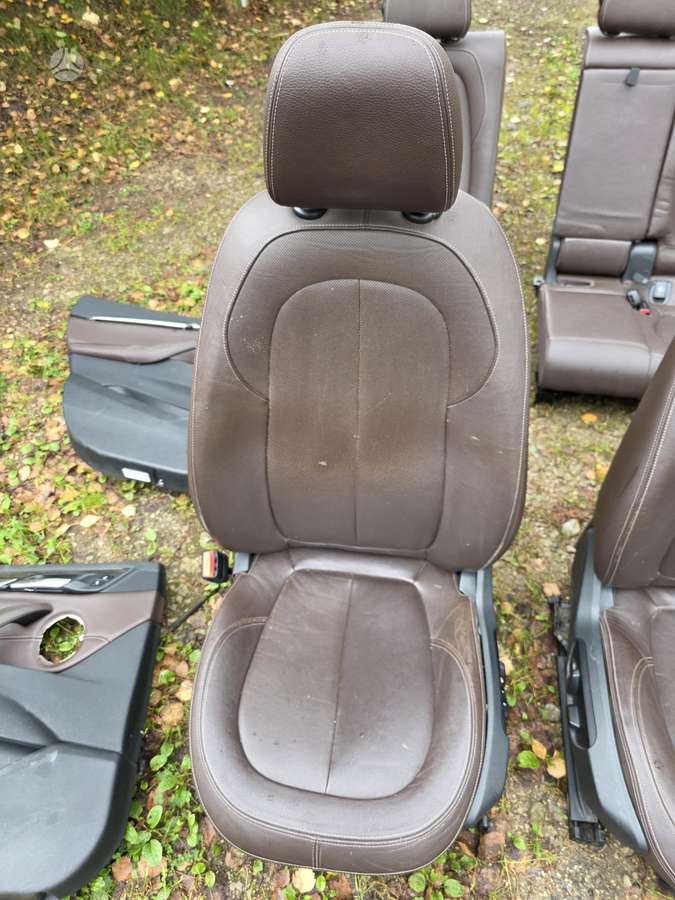 BMW X1 Eu sildomas salonas