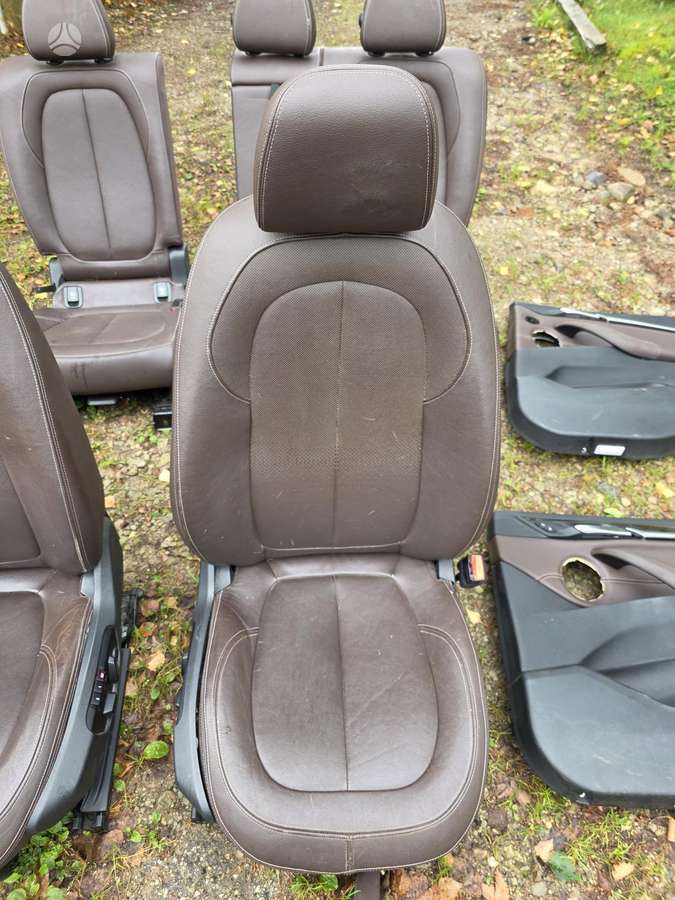 BMW X1 Eu sildomas salonas