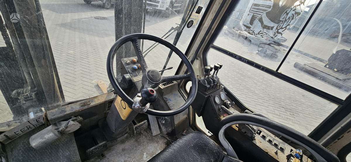 Clark Y70, вилочные погрузчики