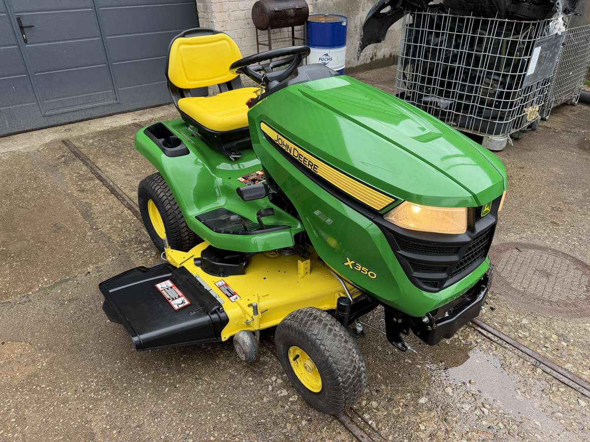 John Deere X350, садовые тракторы